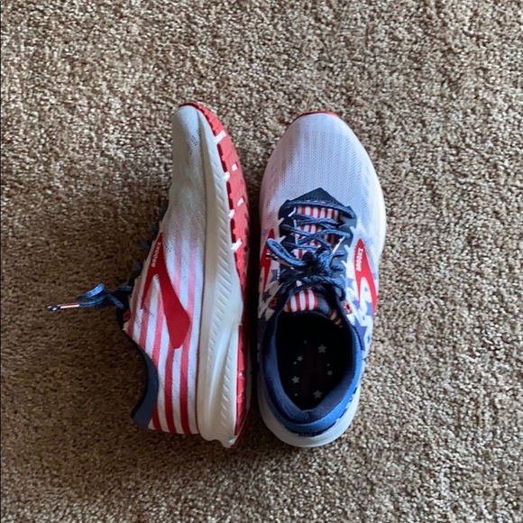 american flag brooks shoes